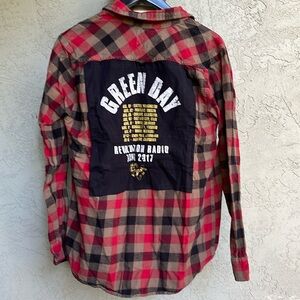 💜💜 3/$40 Upcycled flannel with Green Day t shirt